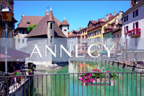 Spacious modern 2 bedroom flat great location old town + lake Annecy